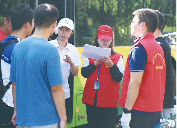 安徽新亚物业党建工作与企业发展深度融合实现党建提升和企业发展双赢