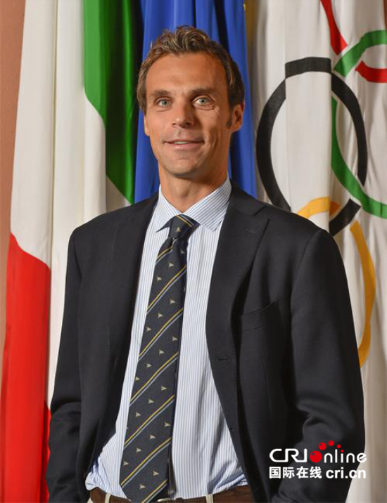意大利代表团团长三大赛区协同办赛的出色表现将为米兰科尔蒂纳丹佩佐