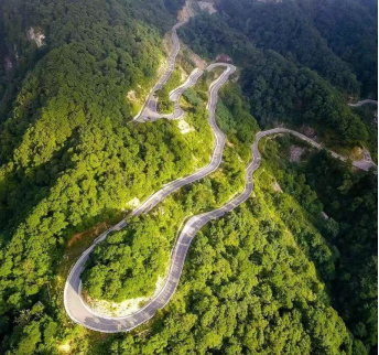 皖美微旅遊夏日漫遊大別山國家風景道金寨段自然風光無限